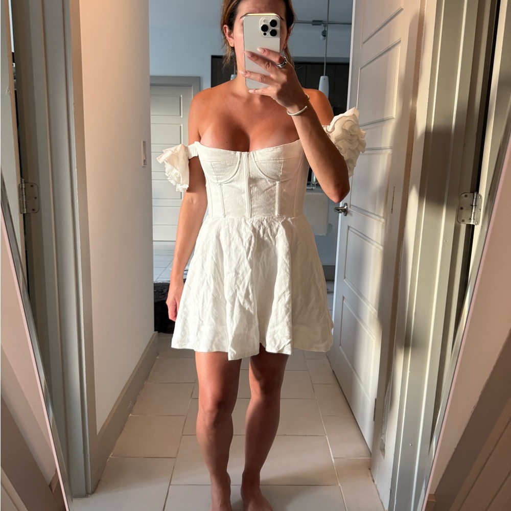 Bardot White Sleeveless Sweetheart Mini Dress